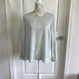 Bobeau bell sleeved blouse size medium